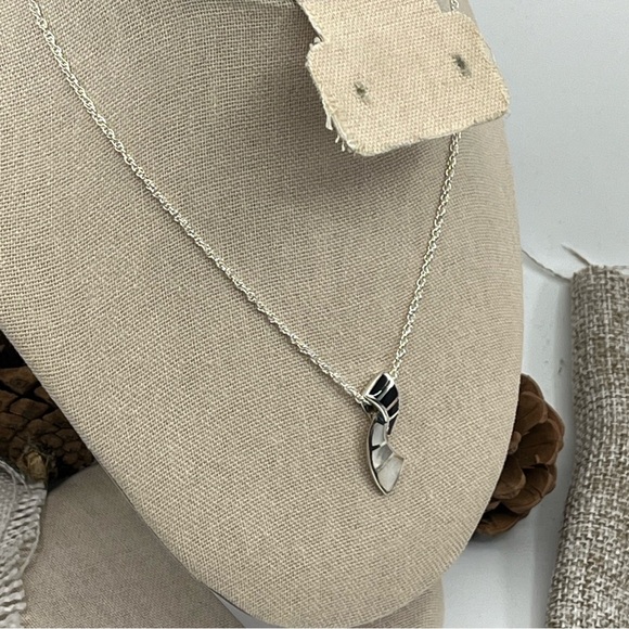 Vintage Sterling Silver Pendant with Black Onyx & Mother-of-Pearl Inlays - Picture 14 of 17